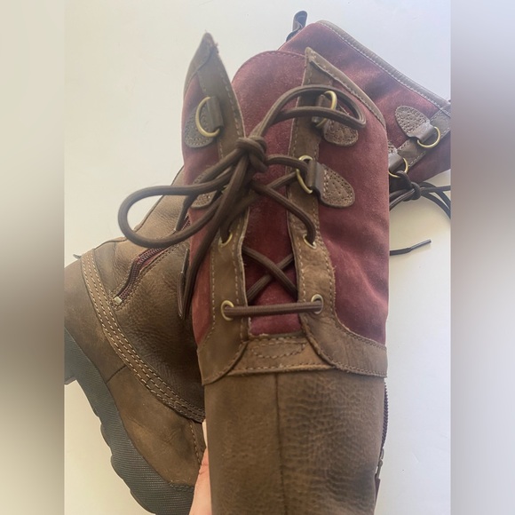 UGG Belcloud tall waterproof leather boots size 10 pristine condition - Picture 15 of 16